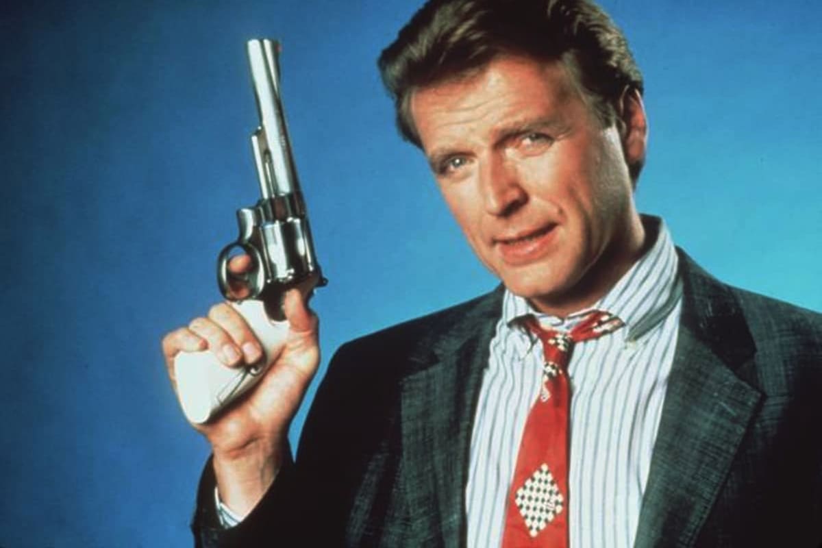 Martillo Hammer: un agente políticamente incorrecto y una trama disparatada para una serie distinta