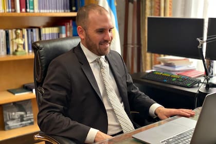 Sin suerte, Martín Guzmán apeló a los buenos modales para acercar a Larreta a negociar la coparticipación