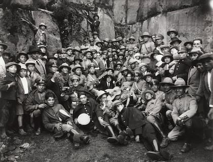 Diversas instituciones y personajes se han interesado por investigar la obra de Martín Chambi
