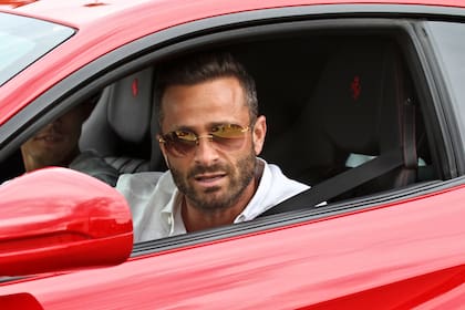Martin Baclini habló con los fotógrafos y afirmó que no quiere molestar a Cinthia Fernández pues es el amor de su vida