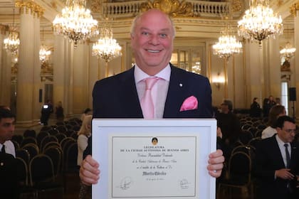 Martín Cabrales fue reconocido en la Legislatura porteña