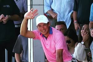 Martín Contini se tomó con humor el tiro en el hoyo 18, durante la tercera vuelta; ahora, el tucumano quiere seguir creciendo en el Korn Ferry