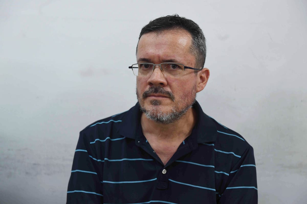 Martín Del Rio en la audiencia preliminar del juicio donde será juzgado por el homicidio de sus padres