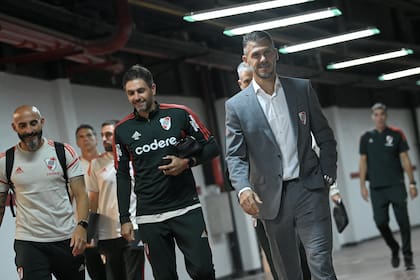 Martín Demichelis encabeza el cuerpo técnico de River que también integran Javier Pinola y Germán Lux, jugadores en la etapa anterior