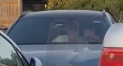 Martín Demichelis fue captado mientras discutía con su novia Micaela Benítez en un estacionamiento de La Susana; ella aseguró que fue una pelea de pareja y estaban "súper bien"