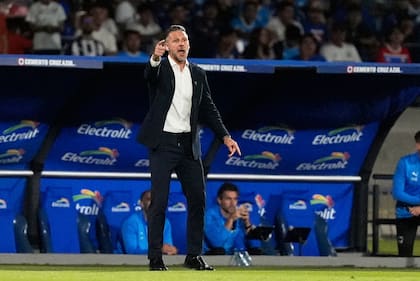 Martín Demichelis no llegó a estar nueve meses en el cargo y fue despedido tras la dura eliminación de Rayados en la Liga MX