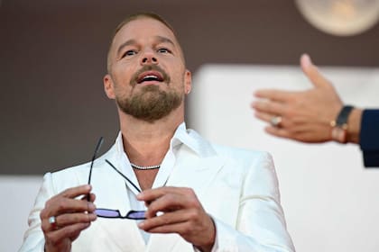Martin en la alfombra roja del festival de Venecia al que llegó como actor y productor del film Hombre al agua, dirigido y protagonizado por Gael García Bernal