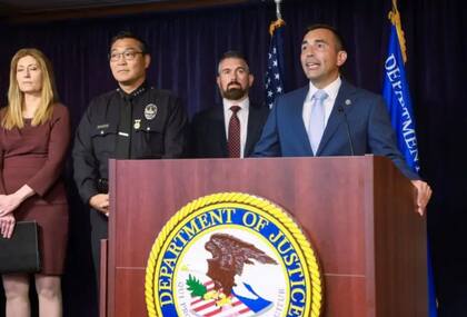 Martin Estrada, fiscal de Estados Unidos para el Distrito Central de California, dijo este jueves que los cinco acusados se aprovecharon de la adicción de Matthew Perry para enriquecerse