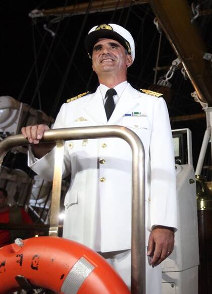 Martin estuvo ayer en la llegada de la Fragata