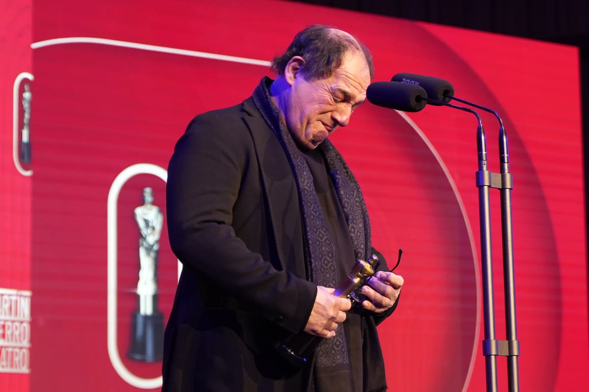 Martín Fierro de Teatro: del llanto de Julio Chávez a la celebración de dos “Brujas” con mucha historia