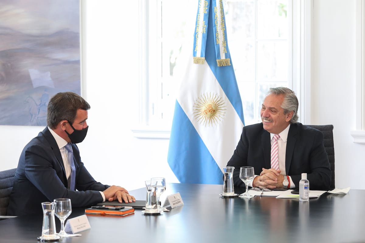 Martin Galdeano, titular de Ford Argentina, y Alberto Fernández durante el anuncio en la Quinta de Olivos