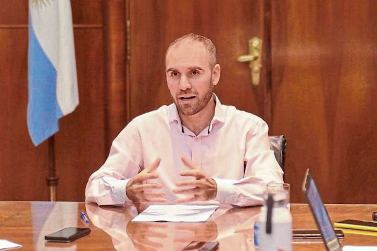 Martín Guzmán ayer, en una reunión con el periodismo en el Ministerio de Economía,195x151mm
