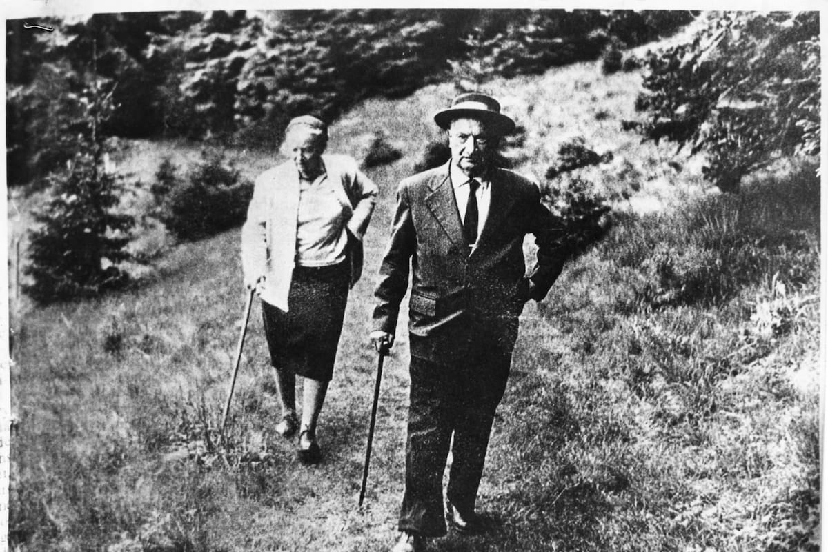 Martin Heidegger y su esposa Elfride, en la Selva Negra