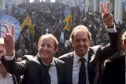 Martín Insaurralde, cuando era intendente de Lomas de Zamora, con Daniel Scioli, por entonces gobernador