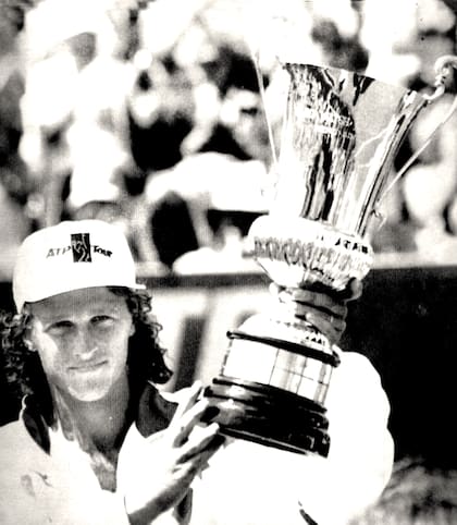 Martín Jaite también ganó en Gstaad 90, venciendo al español Sergi Bruguera, bicampeón de Roland Garros