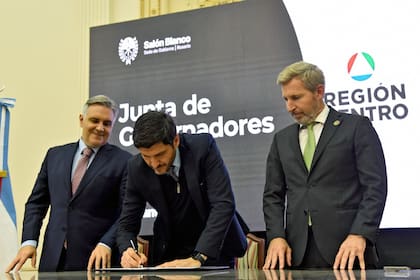 Martín Llaryora (Córdoba) y Maximiliano Pullaro (Santa Fe) definen sus estrategias; Rogelio Frigerio (Entre Ríos), a la expectativa