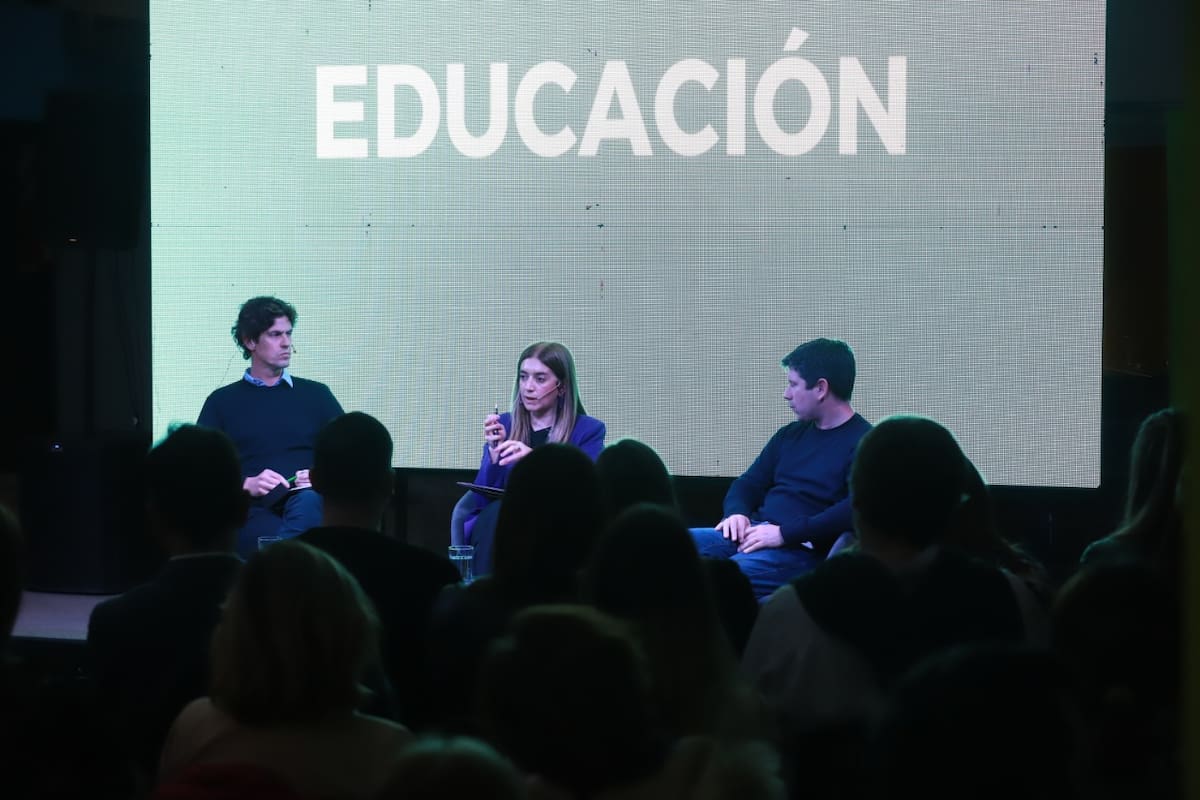 Martín Lousteau encabezó una conferencia en Esteban Echeverría.