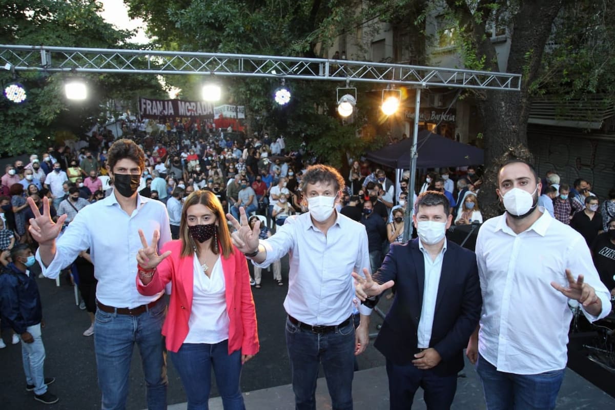 Martín Lousteau, junto a Gustavo Posse, en La Plata