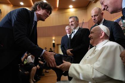 Martín Lousteau, por entonces precandidato a jefe de Gobierno porteño, visitó al Papa en mayo de 2023. Fue invitado por la Corporación Andina de Fomento (CAF) a participar del Encuentro Internacional de Ciudades Eco Educativas.