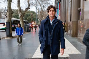 Martín Lousteau sale esta tarde del edificio anexo del Senado, donde fue elegido presidente de la Comisión Bicameral de Inteligencia