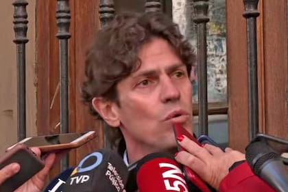 Martín Lousteau votó en una escuela de CABA