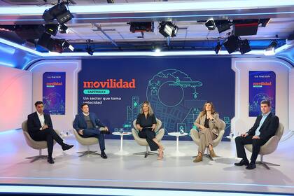 Martín Massimino (Volkswagen Argentina), José Brizzi (Toyota Argentina), Carla Quiroga (LA NACION), Valentina Solari (Renault) y Andrés Carfagna (General Motors)