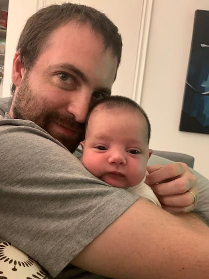 Martín Mendy, que trabaja en P&G Argentina, se siente un privilegiado por haber tenido 8 semanas de licencia en lugar de dos días, como permite la ley actual