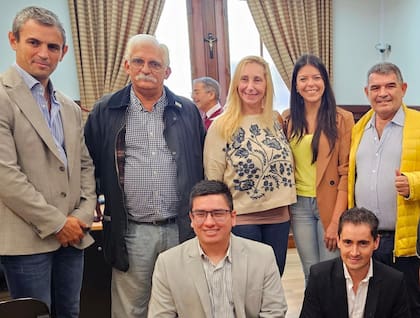 Martín Menem junto a Karina Milei, Alfredo Olmedo y otros referentes de LLA en Salta