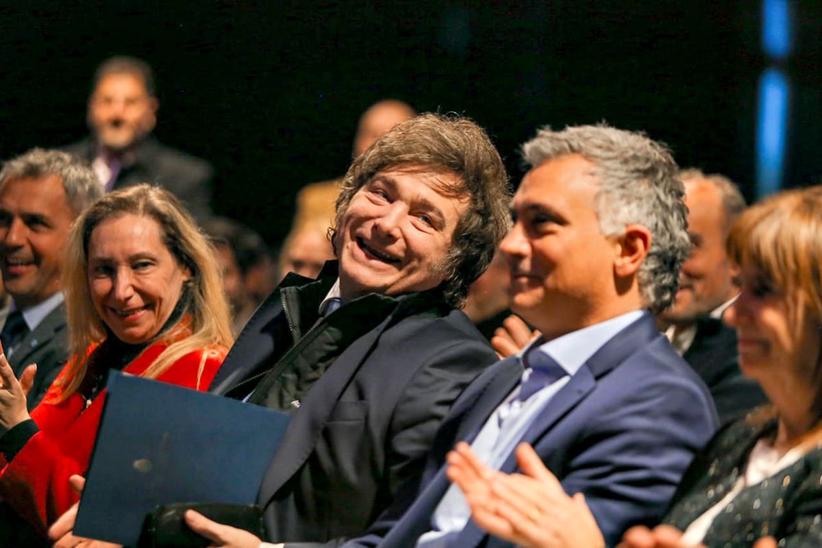 Martín Menem, Karina y Javier Milei, Sebastián Pareja y Patricia Bullrich en el acto libertario en La Plata en el que se dio el puntapié para la camapaña electoral bonaerense