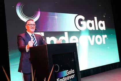 Martín Miigoya abrió la gala de Endeavor