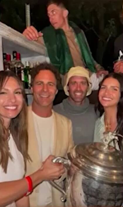 Martín Pepa y Facundo Pieres junto a sus respectivas parejas tiempo atrás