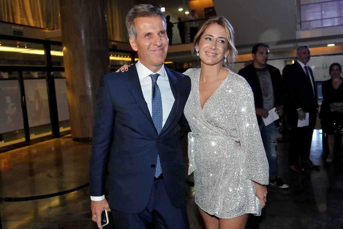 Martín Redrado y su novia, María Luján Sanguinetti en una gala solidaria donde no faltaron las respuestas picantes