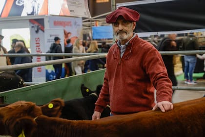 Martín Salgado es criador de la raza Angus y surgió en plena pandemia