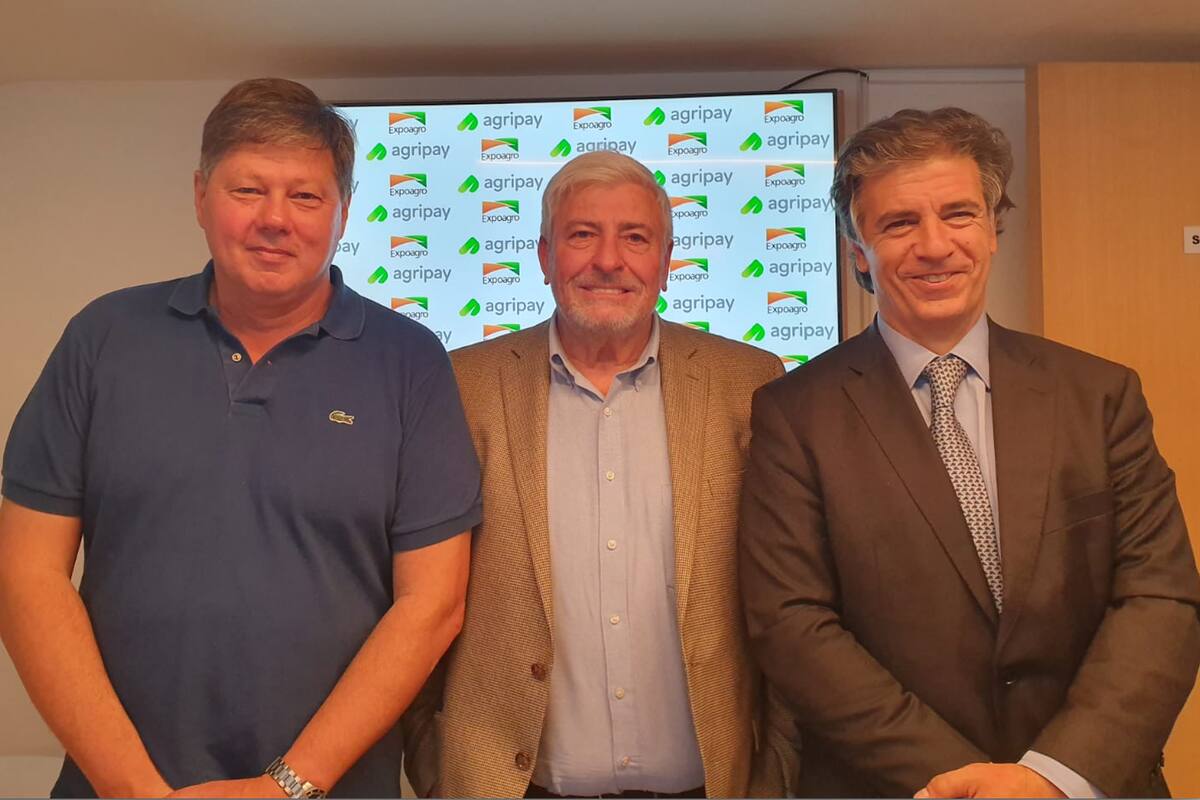 Martín Schvartzman, CEO de Exponenciar; Ricardo Bonessi, presidente de Agripay, y Alberto Marina, director de Exponenciar