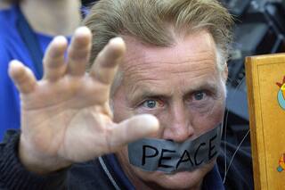 Martin Sheen cumple 80 años: del activismo político al amor por su familia