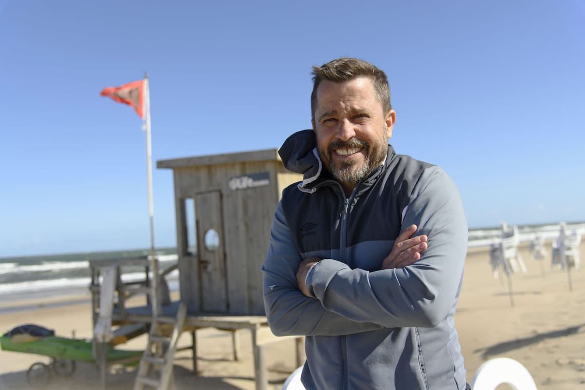 Martín Tetaz se toma vacaciones en Cariló y vuelve al rol de economista tras su paso por Diputados; “Si el Banco Central fuera independiente, una elección provincial no movería ni el dólar ni la inflación”, dice el radical