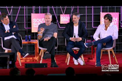 Martín Umarán (Globant); Martín Varsavsky (Goggo Network); Matias Woloski (Aut0) y Miguel Santos (Technisys), durante un panel en el evento South Summit Madrid