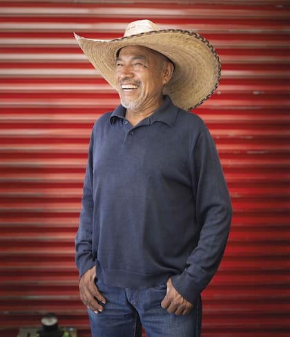 Martín, un trabajador del Mercado de la Ciudadela, con su sombrero de palma.