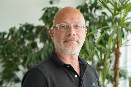 Martín Vázquez es co-fundador de Heritas junto a Fabián Fay, bioquímico con más de 30 años de experiencia en la industria de salud, farmacología y en el diagnóstico clínico