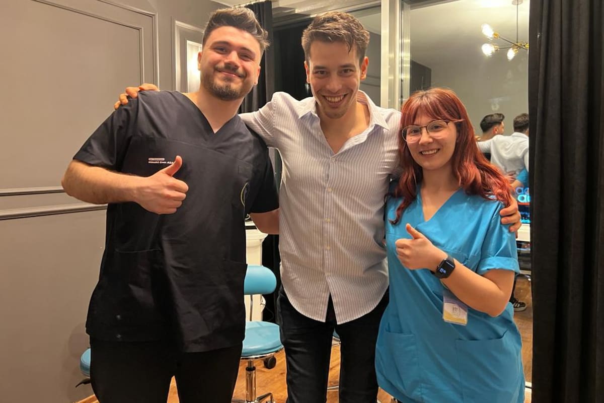 Martín viajó hasta Turquía para que le realicen una cirugía de alargamiento