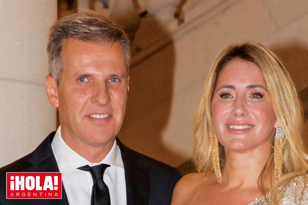 Martín y Lulu son habitués de fiestas y galas solidarias del calendario social. Tienen dos hijos cada uno, de matrimonios anteriores. Acá se los ve en noviembre de 2019, en la fiesta anual del Hospital Austral. A ella le encanta la moda y para su boda italiana eligió un vestido en color marfil de Oscar de la Renta.