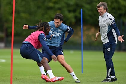 Martin Zubamendi y Eberechi Eze, en el entrenamiento de Arsenal