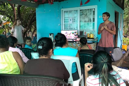 Martina y Ezequiel ya han visitado más de 37 ciudades y pueblos costeros, entre los que se encuentran Guadalajara, en México, Guayaquil, en Ecuador y Cartagena, en Colombia.