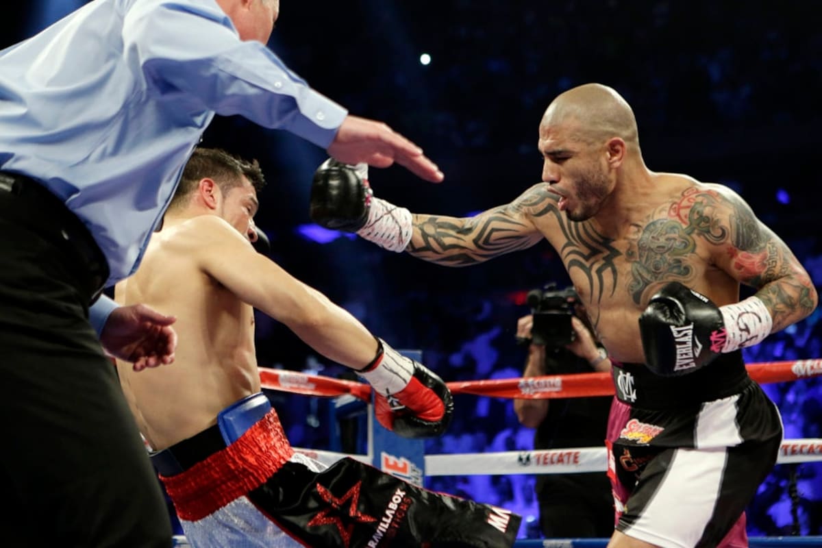 Martínez cae en el primer round; el argentino fue tres veces a la lona