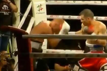 Martínez dominó en el comienzo del combate de su retorno al cabo de seis años, a los 45.