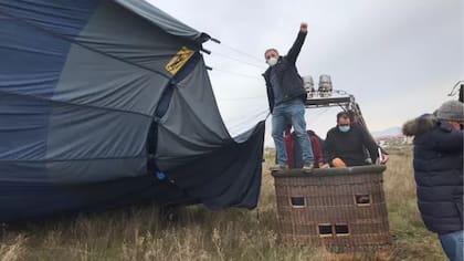 Martínez Ron en una de sus expediciones por los "océanos del aire"