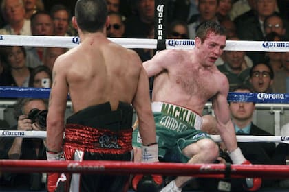 Martínez triunfó por KO técnico en el Madison Square Garden contra el irlandés MacKlin.