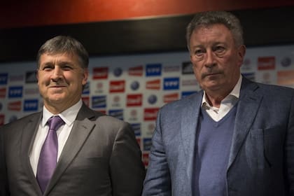 Martino y Luis Segura en años caóticos de la AFA
