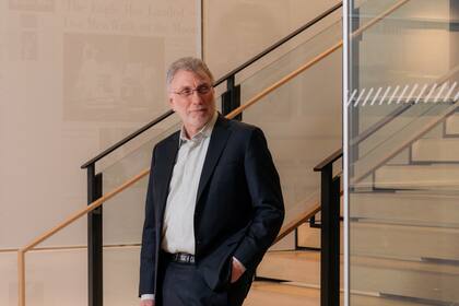 Marty Baron se retira hoy del periodismo tras dirigir durante siete años The Washington Post