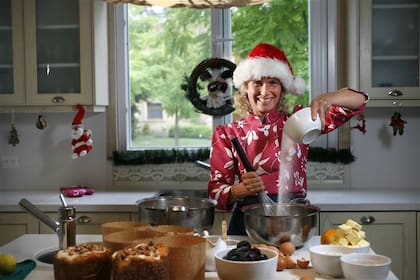 Maru Botana festejará en su casa con su familia: ayer preparó pan dulce casero para todos